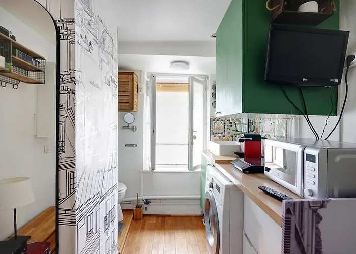 Cute Boudoir - Heart Of Bastille Apartment